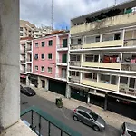 Hotel Guest In Ninho