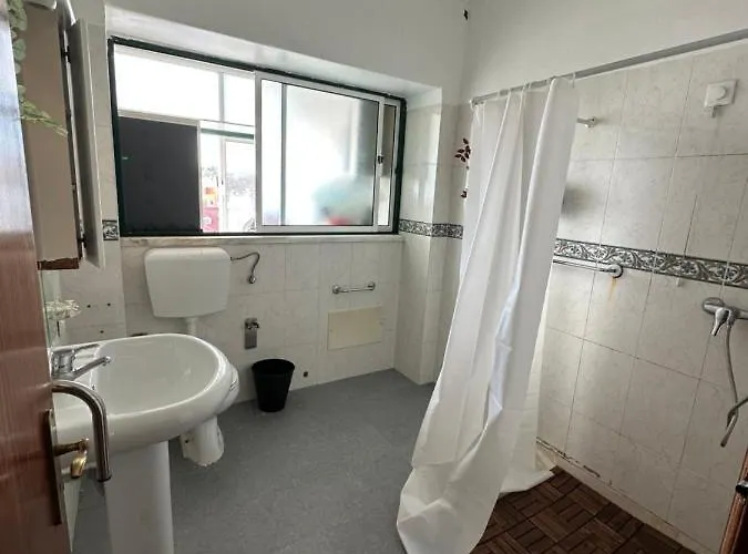 Hotel Guest In Ninho Lisboa