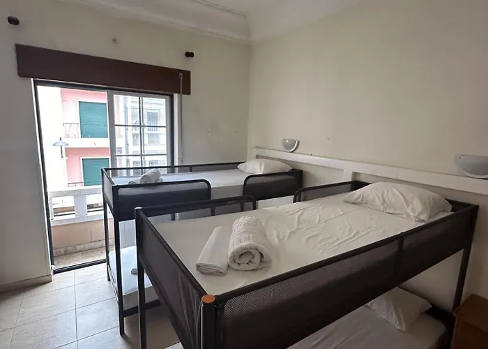 Hotel Guest In Ninho