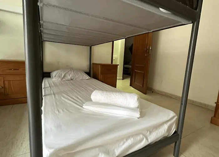 Hotel Guest In Ninho