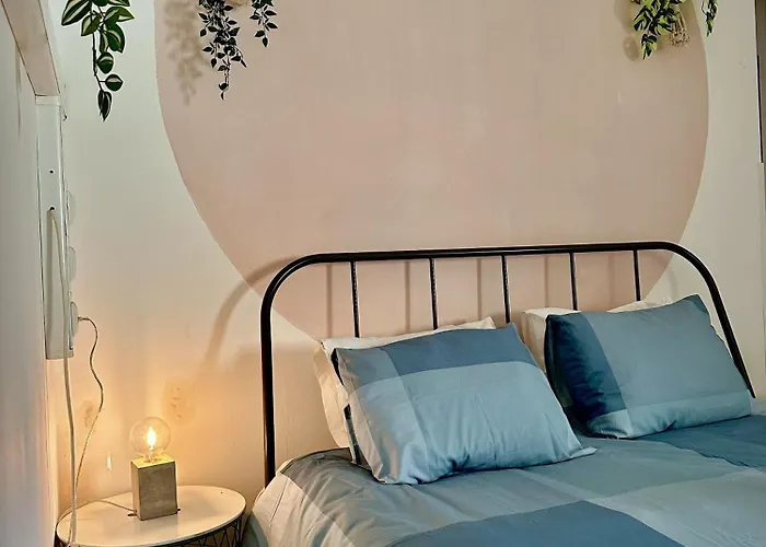 Hotel Guest In Ninho *